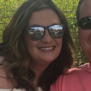 Meet your Posher, Carly